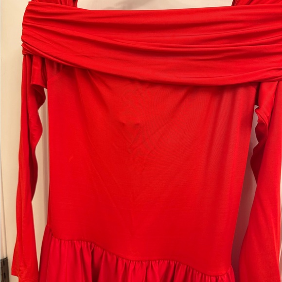 Alice + Olivia Red Off-Shoulder Long Sleeve A-Line Dress - Picture 7 of 13